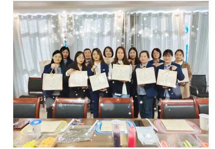 包裹美味，握住幸?！伺窆?jié)壽司DIY活動